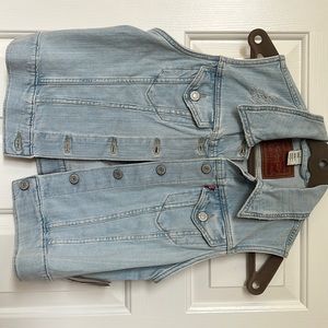 Levi’s Womens Trucker Vest Medium